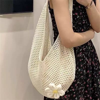 Korean Style 2025 New Arrival Vacation Knit Bag Women's Shoulder Tote Bag Lazy Style Knit Openwork Floral Decoration Beach Bag