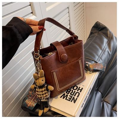 Retro Luxury Bags for Women 2025 New Korean Style Fashion Shoulder Crossbody Bag Niche Design Tote Bucket Bag with Wider straps