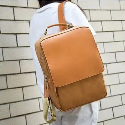 제품은 전방 플랩과 남자 갈색인 세척할 수 있는 대형 지대 소프트백 배낭을 맞추어줍니다