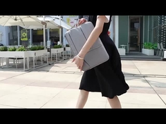 노트북은 가방을 옮깁니다